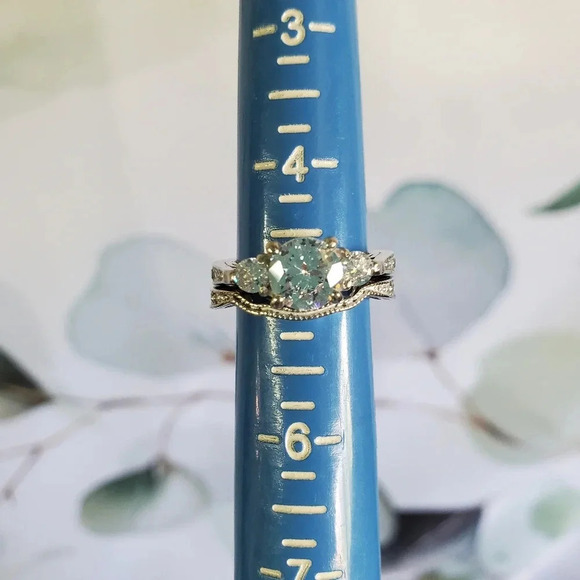 Pristine 1.50ct White Sapphire Dual Wedding Ring Set sz 5 2-pc - Picture 6 of 6